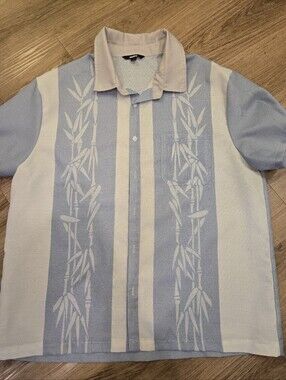 Ouku Men's Light Blue and Cream Bamboo Print Button Down Shirt